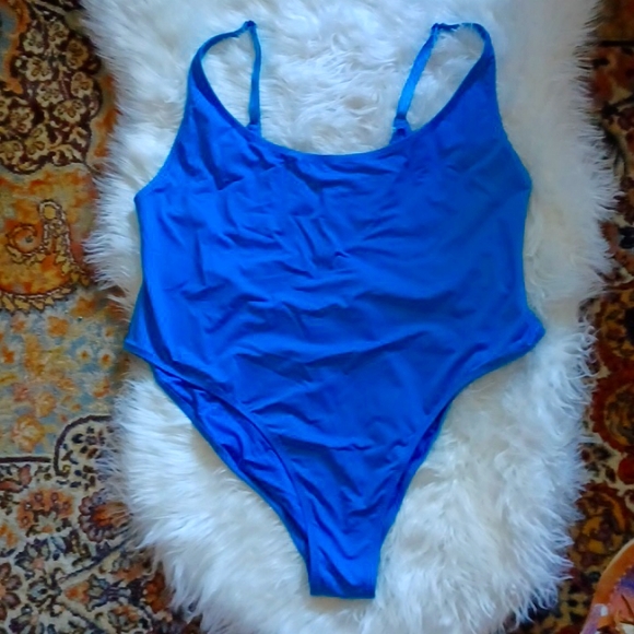 SKIMS Other - NWT. SKIMS Swim. One piece, low back. MYKONOS. SIZE 4x (fits flexible)